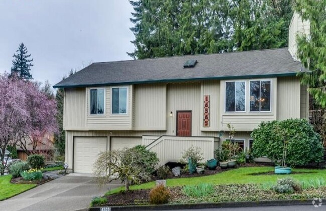 Building Photo - Large 4 Bedroom Home Close to Cook Family ...