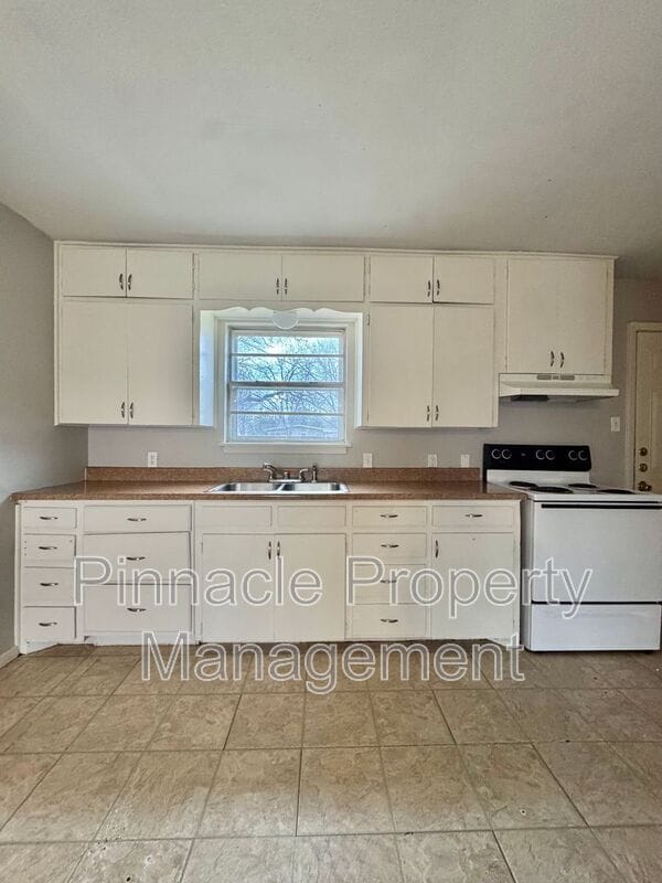 Photo - 1305 Richard St