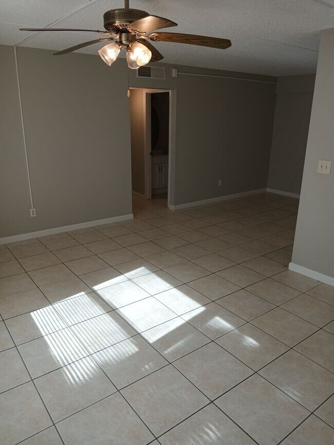 Photo - 1902 Honour Rd Unit 24