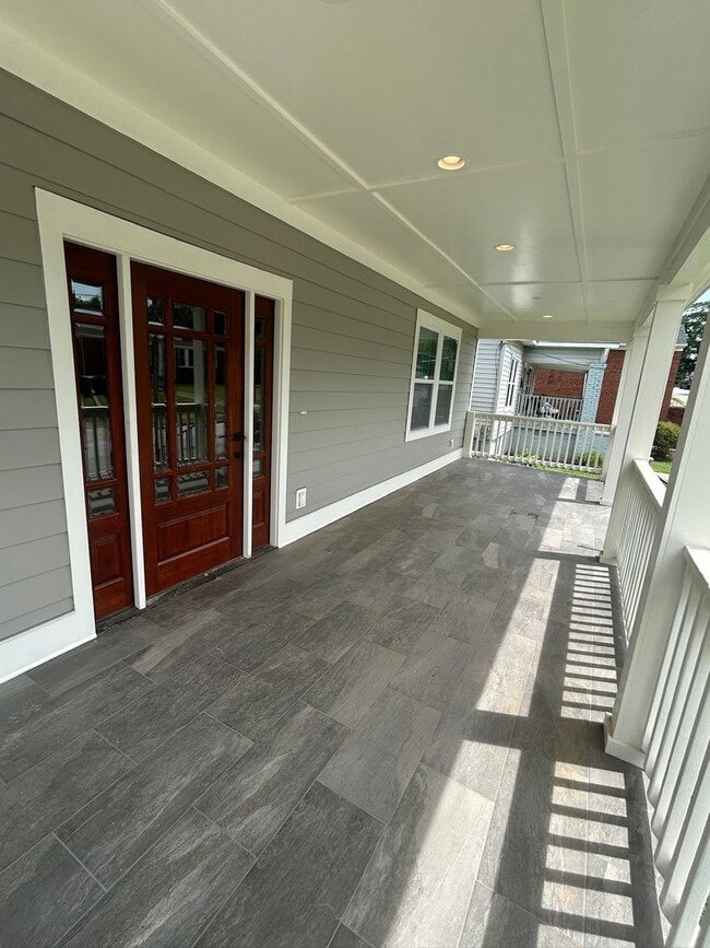 Photo - Newly Renovated Spacious 3 Bedroom w/ Full Appliance Package