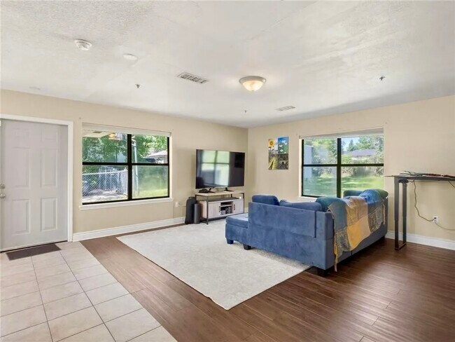 Photo - 510 Curtis St