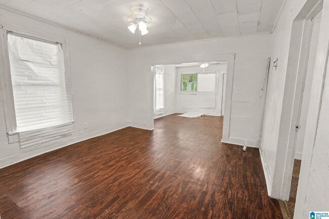 Photo - 220 Avenue Z