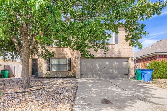 Building Photo - 1202 Hughmont Dr