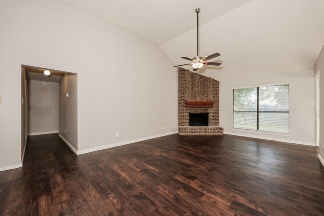 Photo - 3309 Creekwood Ln