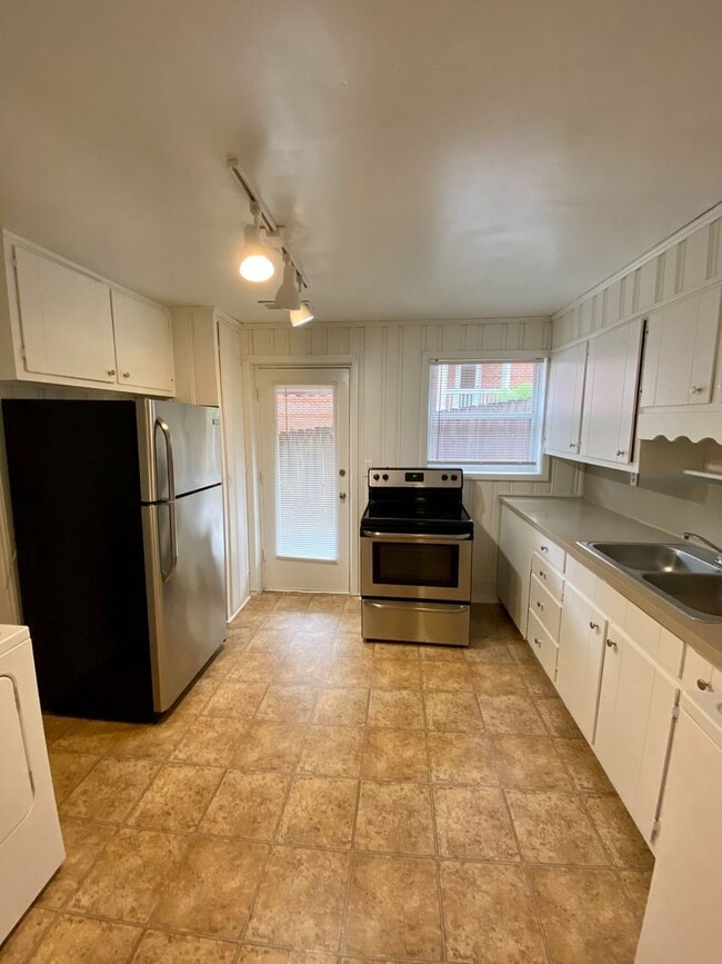 Photo - 205-Hillcrest Unit 205-04