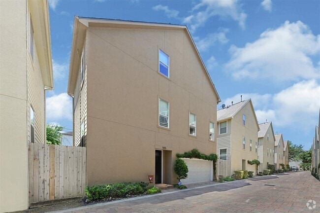 Building Photo - 1615 Johnson St Rental