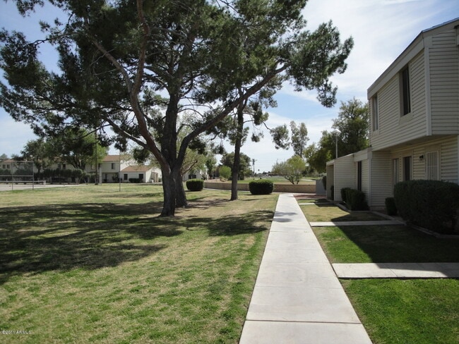 Building Photo - 6523 S La Corta Dr