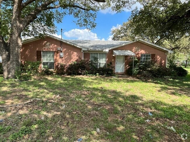 Building Photo - 3608 Tarrant Main St Rental