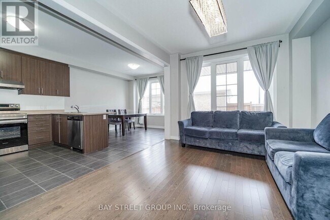 Photo - 7 Gordon Landon Dr