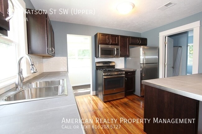 Photo - 812 Watson St SW