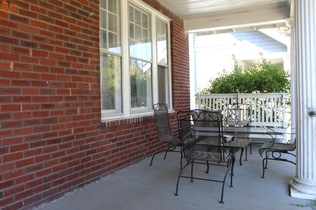 Photo - WashingtonPark537 Unit #B