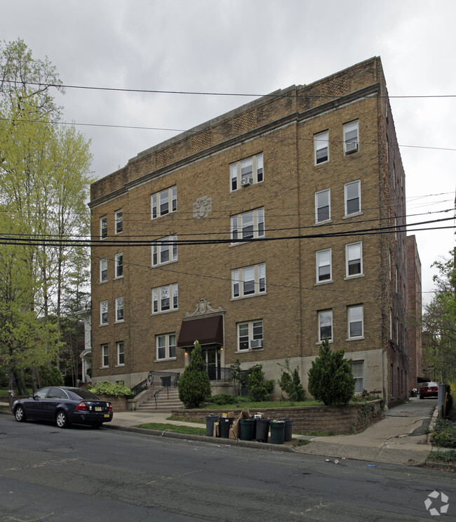 Building Photo - 47 Union Street Rental