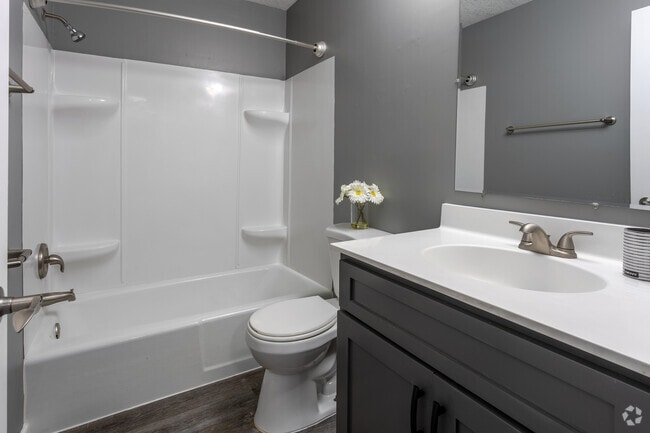 1 habitación, 1 baño - 608 pies cuadrados - Baño