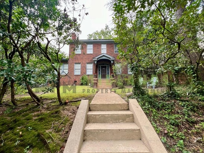 Photo - 2501 Blossom St