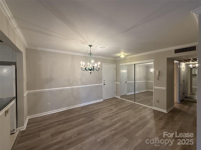 Photo - 1323 Queens Rd House