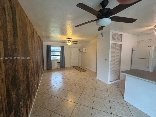 Photo - 2241 Monroe St Unidad 8