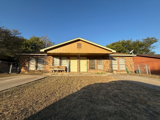 Photo - 1506 Indian Trail Unidad A