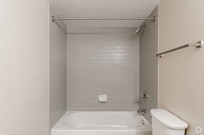 1BR, 1BA - 650SF