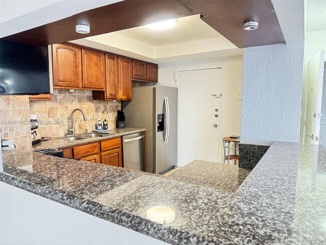 Photo - 5838 Collins Ave Unit 2A