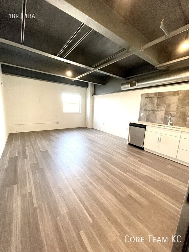 Photo - 1180 E 30th St Unit 317