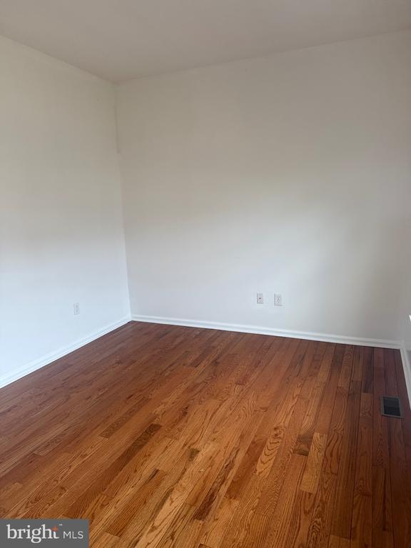 Building Photo - 5 English Ivy Dr