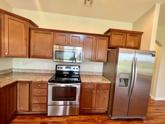 Photo - 3 Bed Townhome in Excellent West Side Location!