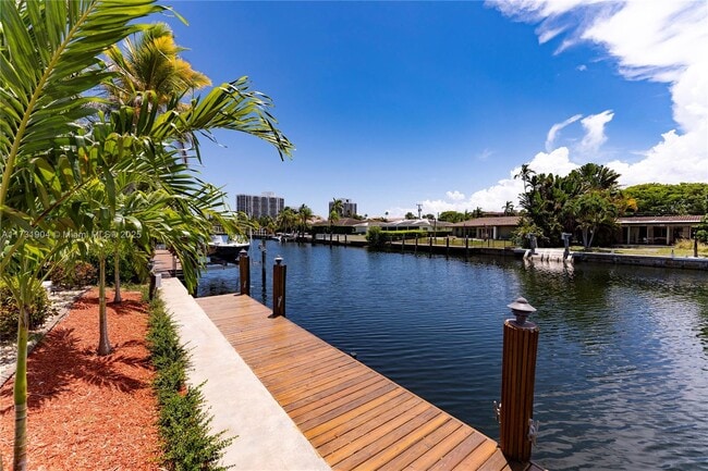Photo - 636 Hibiscus Dr