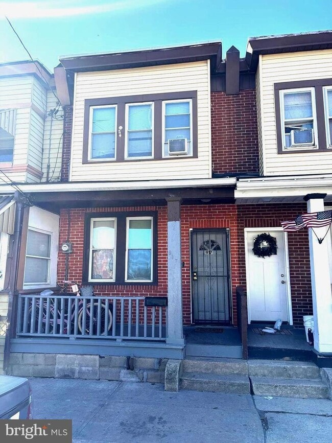 Building Photo - 917 Koehler St