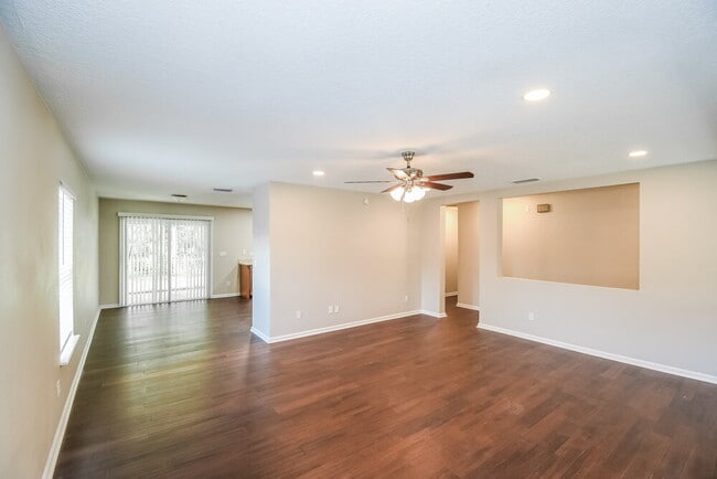 Photo - 7068 Beekman Lake Dr