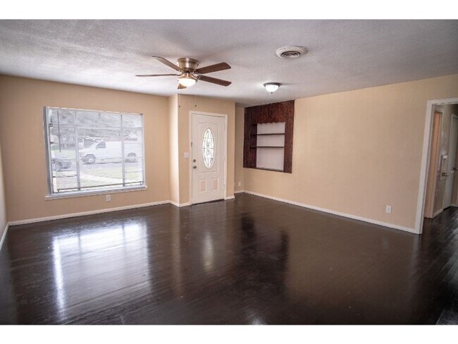 Photo - Perfect Property Near Downtown