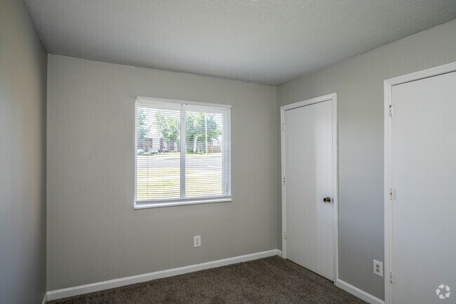 2BR, 1.5BA - 1000SF - Primary Bedroom