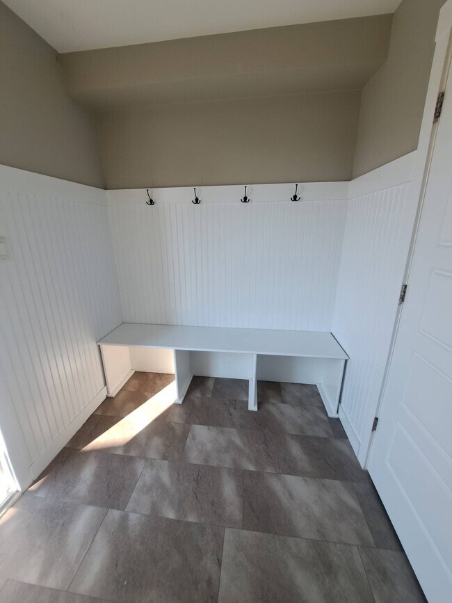 Photo - 102 Fieldstone Ct