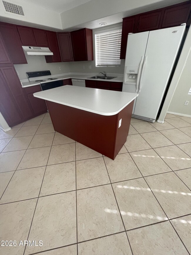 Photo - 1921 W Winchester Way