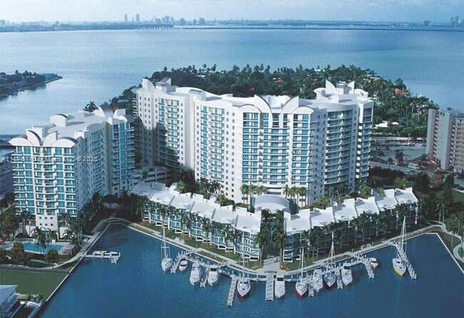 Building Photo - 7910 Harbor Island Dr Unit 1004 Rental