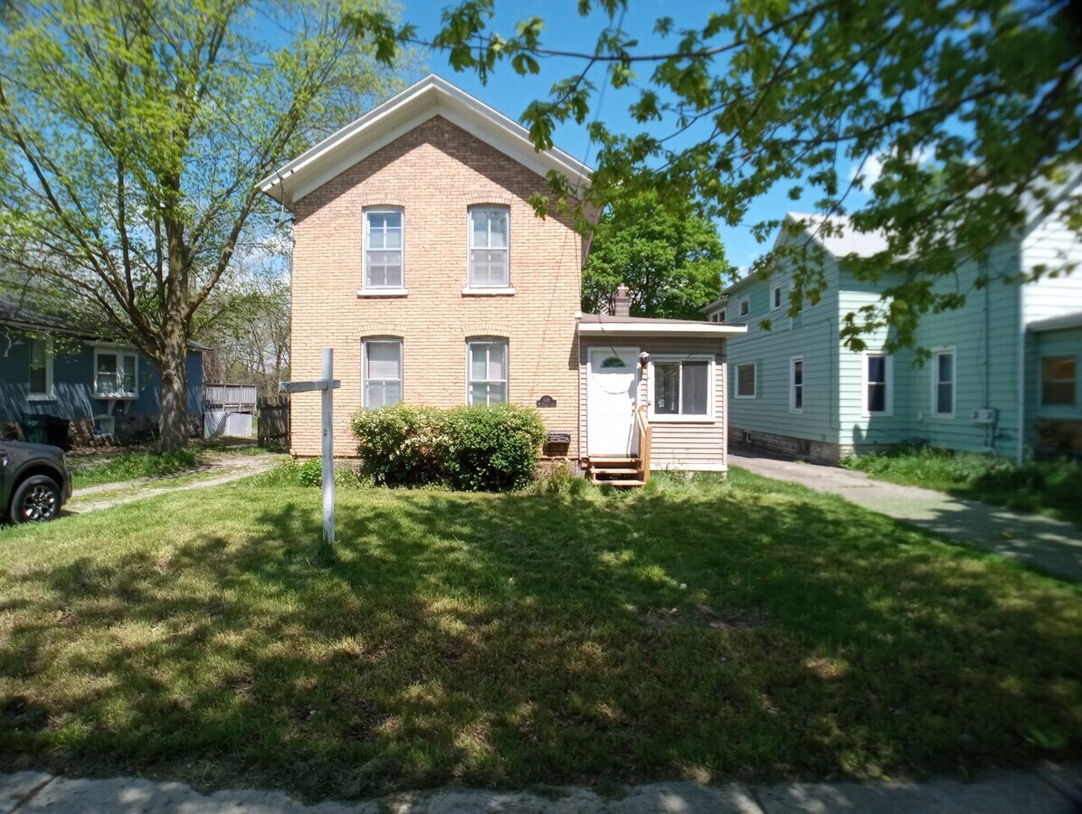 128 W Willow St Unidad 2 Rental Lansing, MI