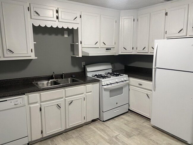 Photo - 3932 Brookmont Dr