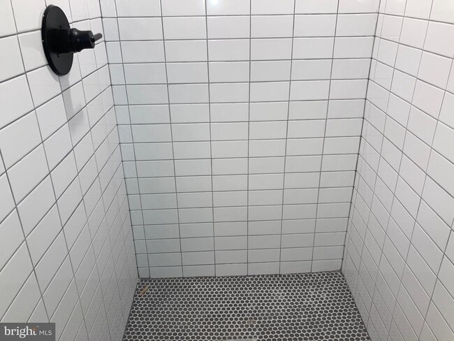 Photo - 5410 Pine St Unidad 1