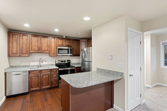 Photo - The Lodge @ 73rd