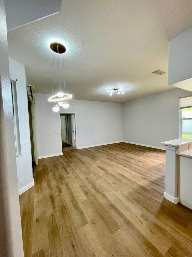 Photo - 7409 Linden Ln