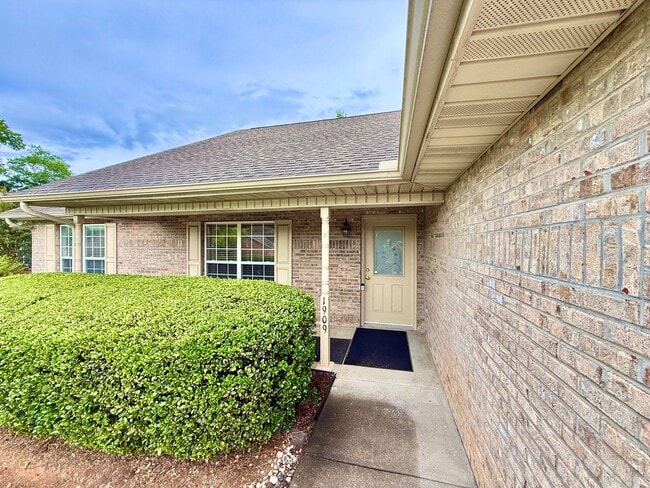 Photo - 1909 Rommel Dr