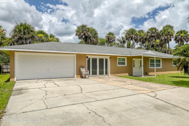 Building Photo - 215 Pelican Dr