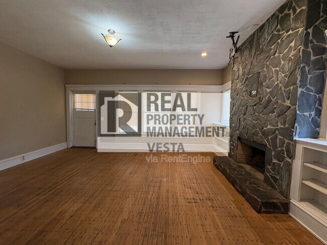 Photo - 2585 Napier Ave Unit A