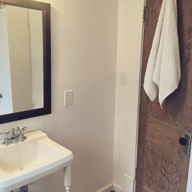 Photo - 127 N Charlton St House