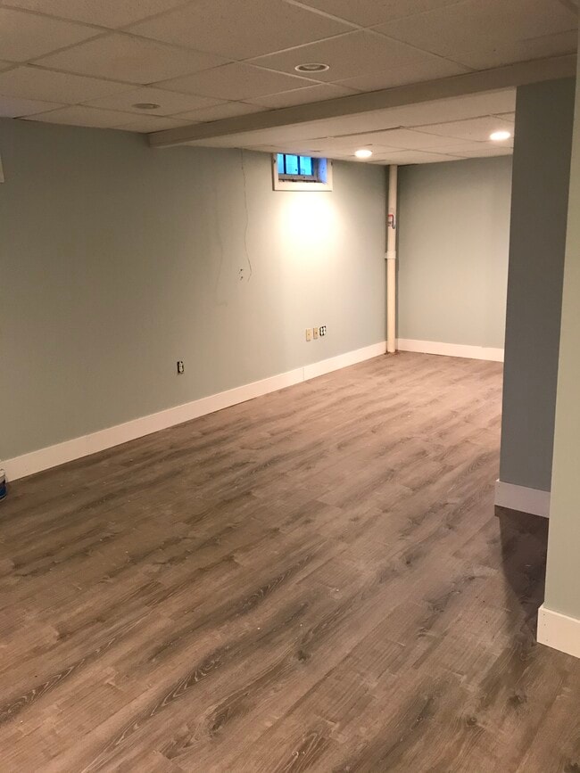 Photo - 142 Holden St