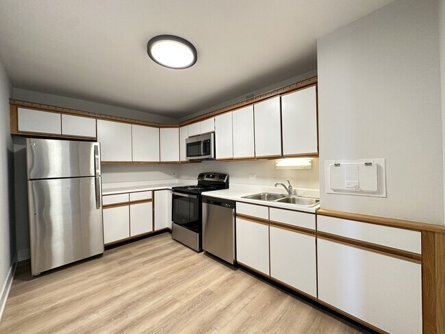 Photo - 1349 N Dearborn St Unit K71