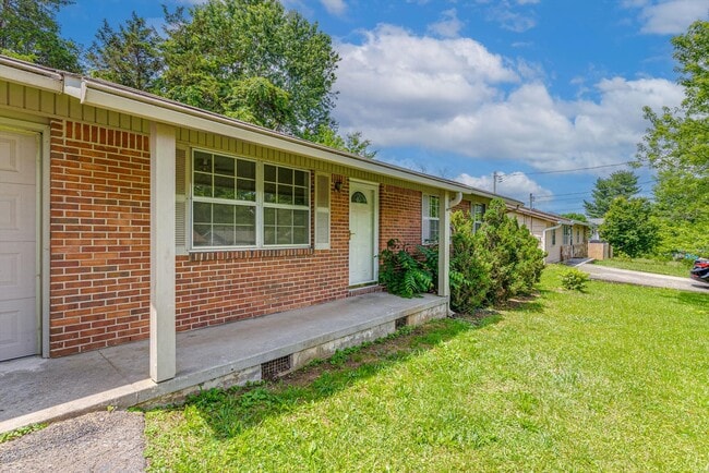 Photo - 7308 Meadowbrook Cir