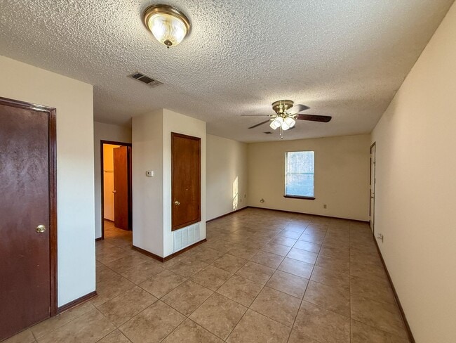 Photo - Well maintained 2 bedroom 1 bath duplex ~ lawn care, pest control & trash included!