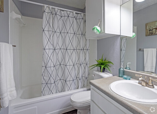 2BR, 2BT - The Mingler - 1020SF - Master Bath