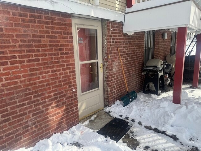 Building Photo - 3 Herbert St Unit 2