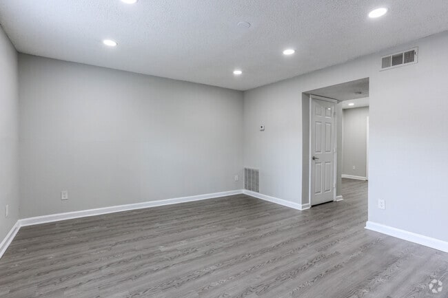 2BR , 1,5BA - 1,066 PIES2